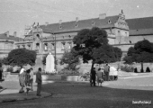 Lody na Placu Kościuszki, 1964 r.; źródło: dawnypiotrkow.pl, zdjęcie: Stanisław Gnyp